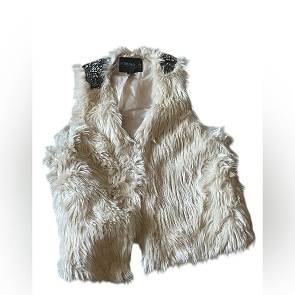 Forever 21 Tops - Forever 21 Cream Faux Fur Vest with Beaded Shoulder Embellishments